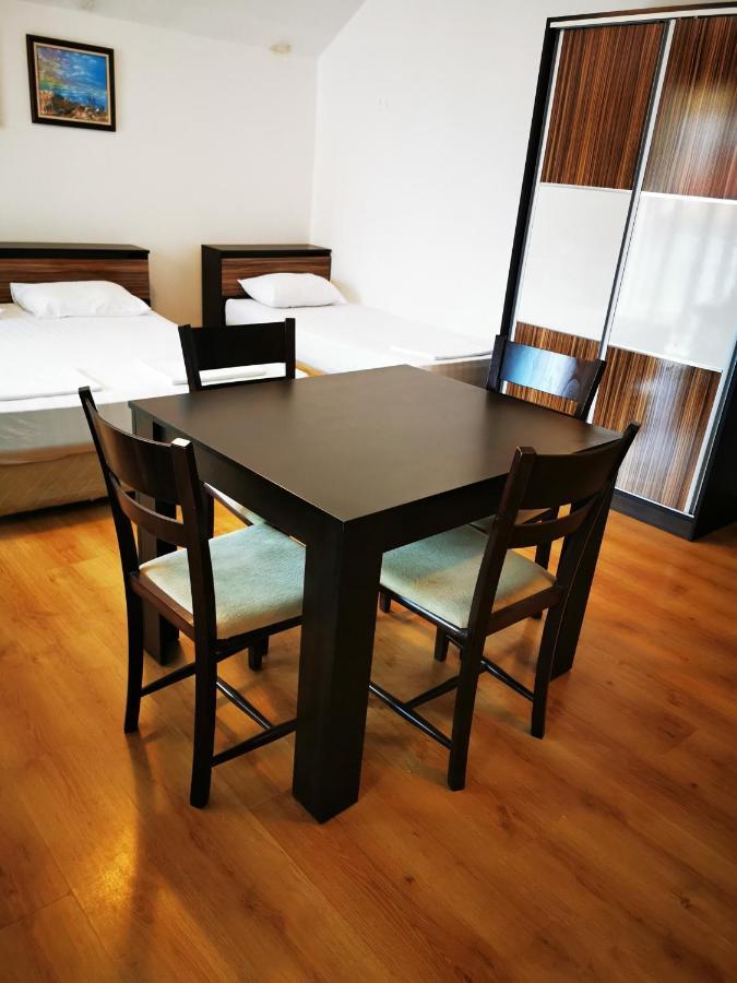 Jelezchevi Guest Rooms พรีมอร์สโก ภายนอก รูปภาพ