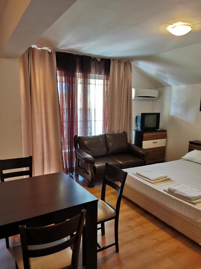 Jelezchevi Guest Rooms พรีมอร์สโก ภายนอก รูปภาพ