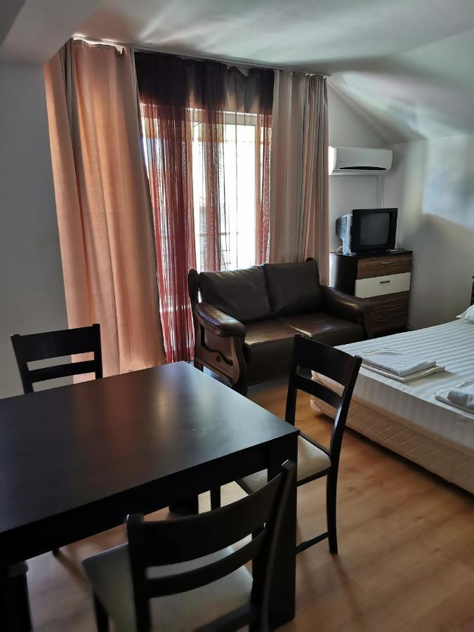 Jelezchevi Guest Rooms พรีมอร์สโก ภายนอก รูปภาพ